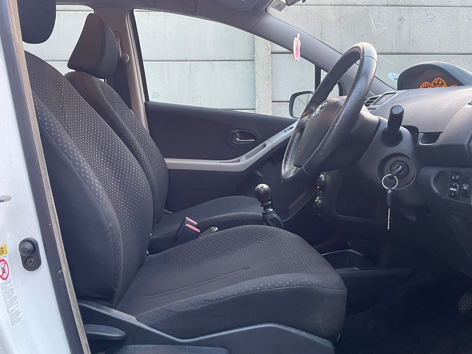 Used Toyota Yaris 2011 for sale - 76567863: Photo 22