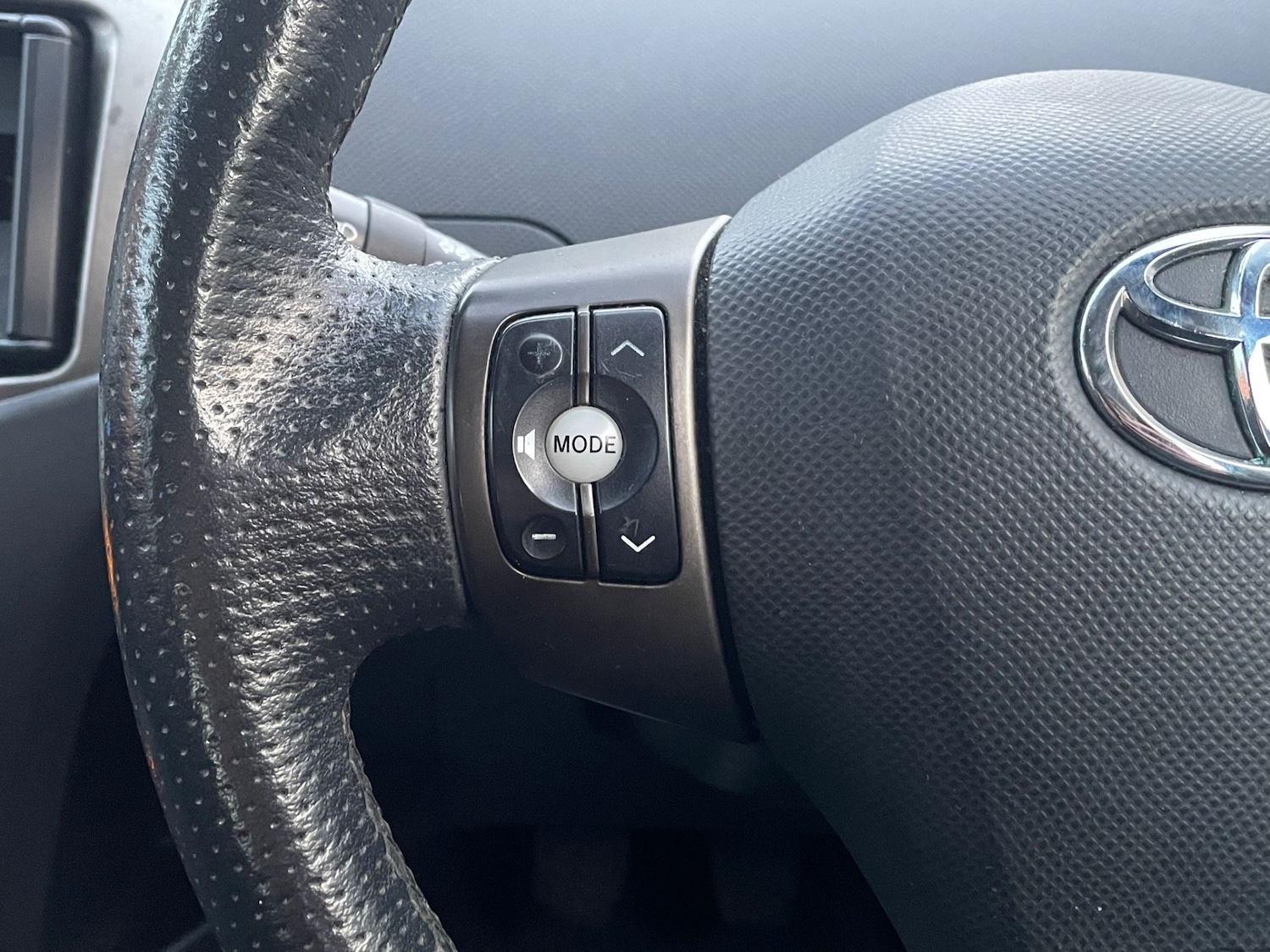 Used Toyota Yaris 2011 for sale - 76567863: Photo 30