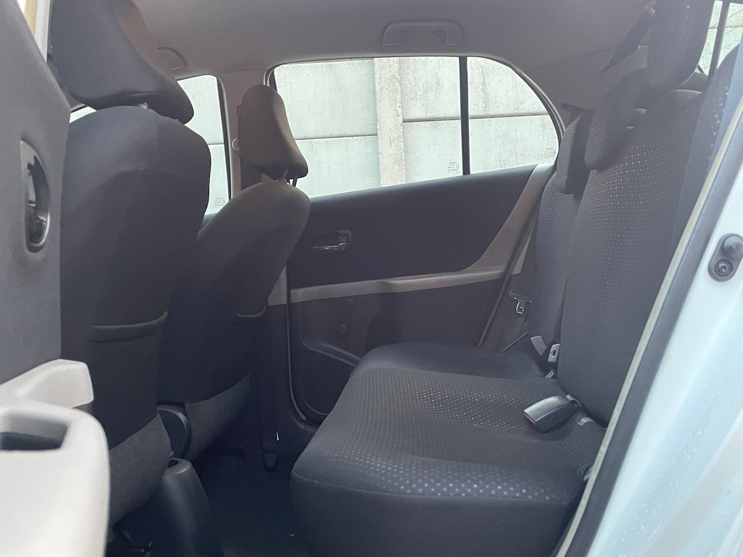 Used Toyota Yaris 2011 for sale - 76567863: Photo 31