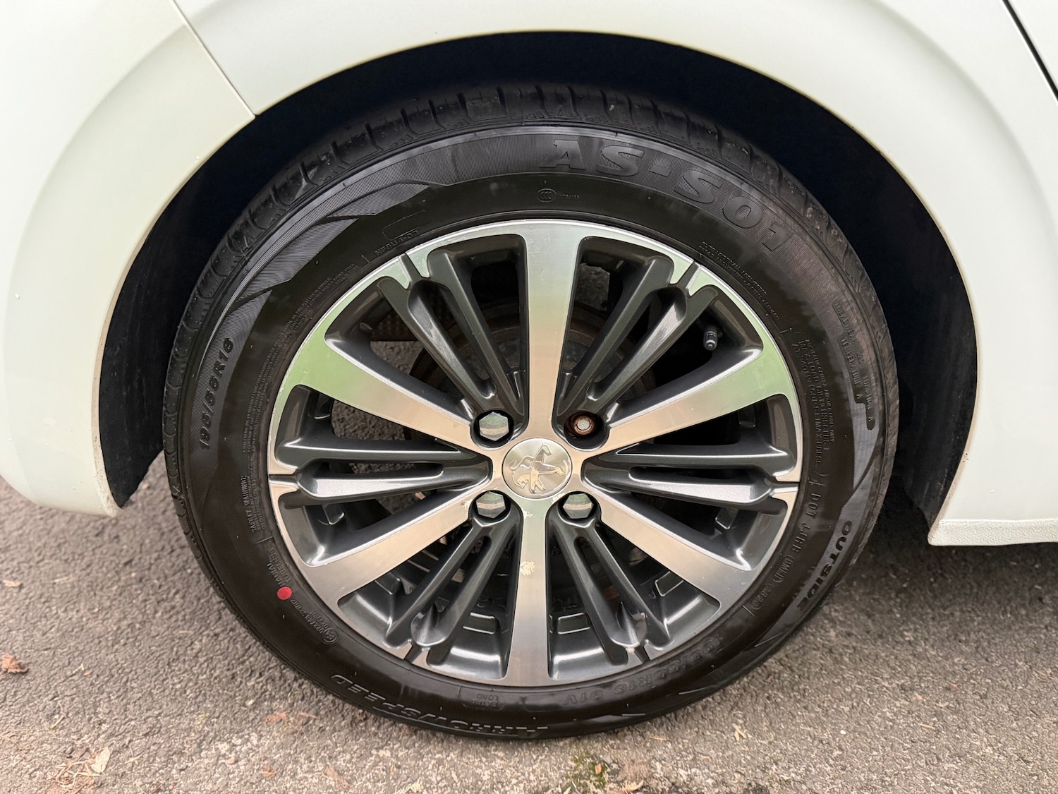 Used Peugeot 208 2016 for sale - 77160825: Photo 19