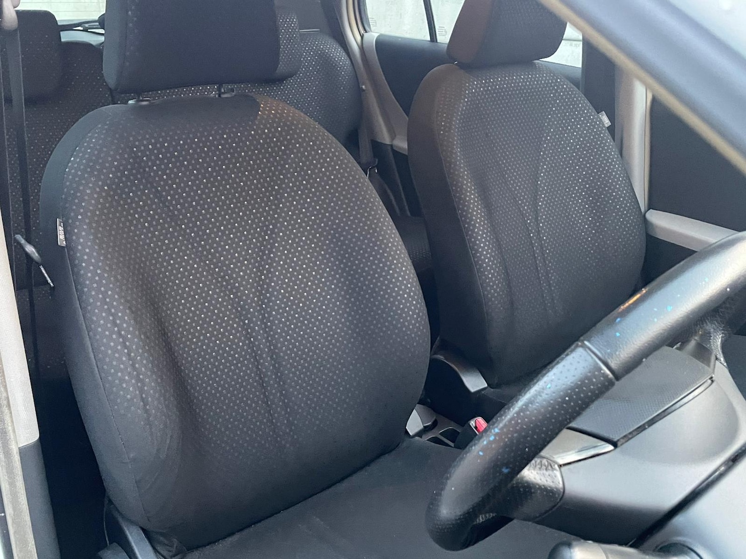 Used Toyota Yaris 2011 for sale - 76497090: Photo 19