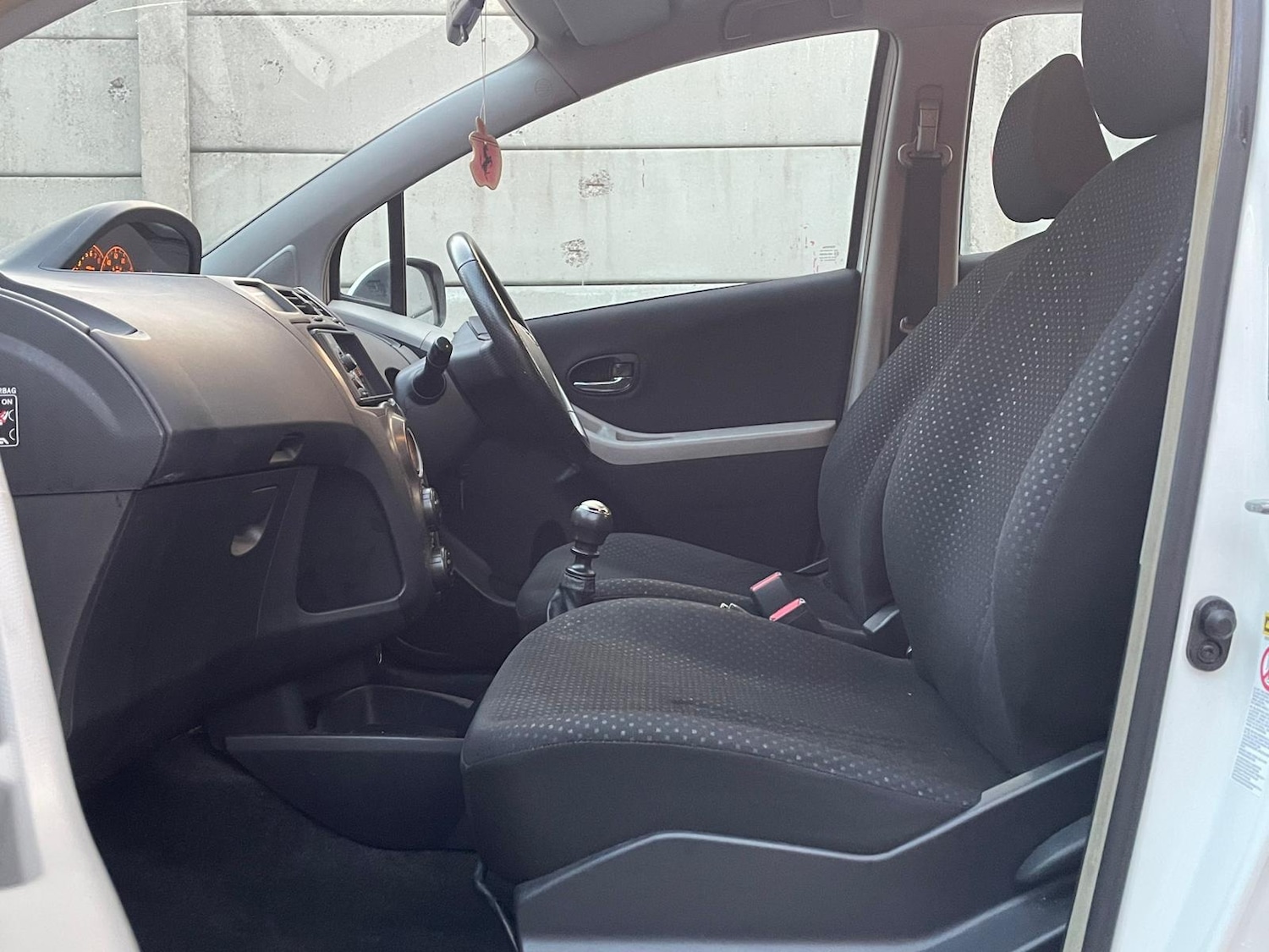 Used Toyota Yaris 2011 for sale - 76497090: Photo 21