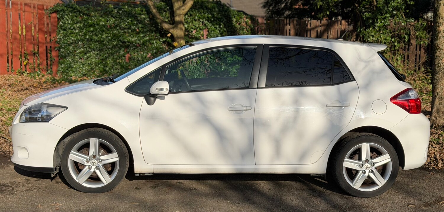 Used Toyota Auris 2011 for sale - 76608835: Photo 4