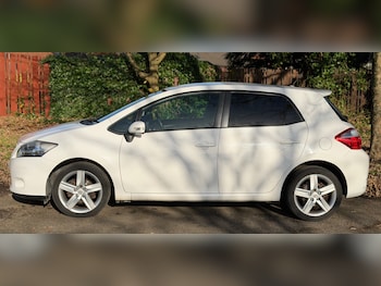 Used Toyota Auris 2011 for sale - 76608835: Photo
