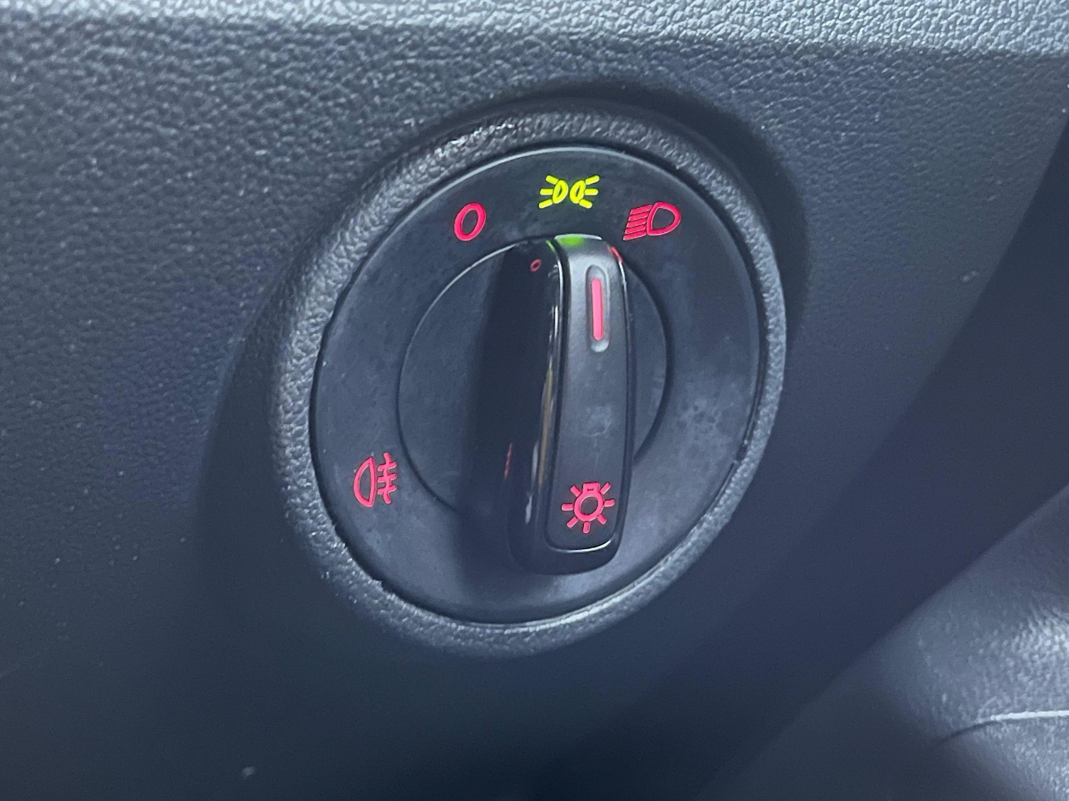 Used Volkswagen up! 2014 for sale - 76748693: Photo 24