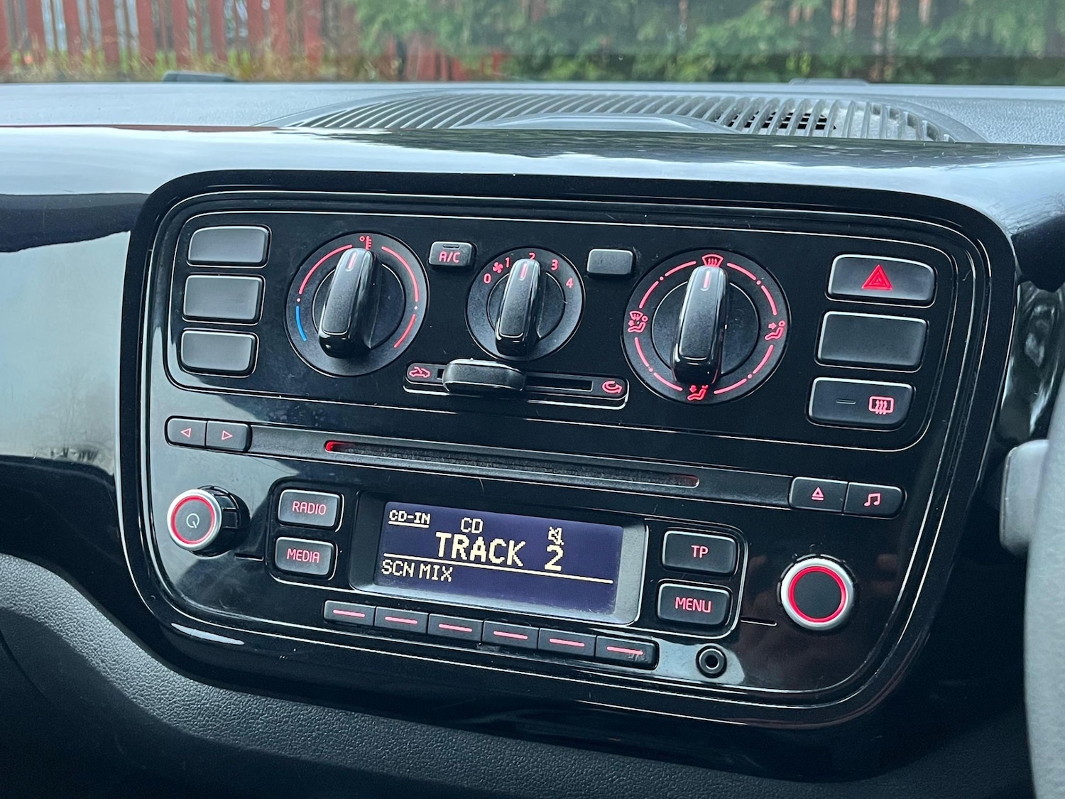 Used Volkswagen up! 2014 for sale - 76748693: Photo 25