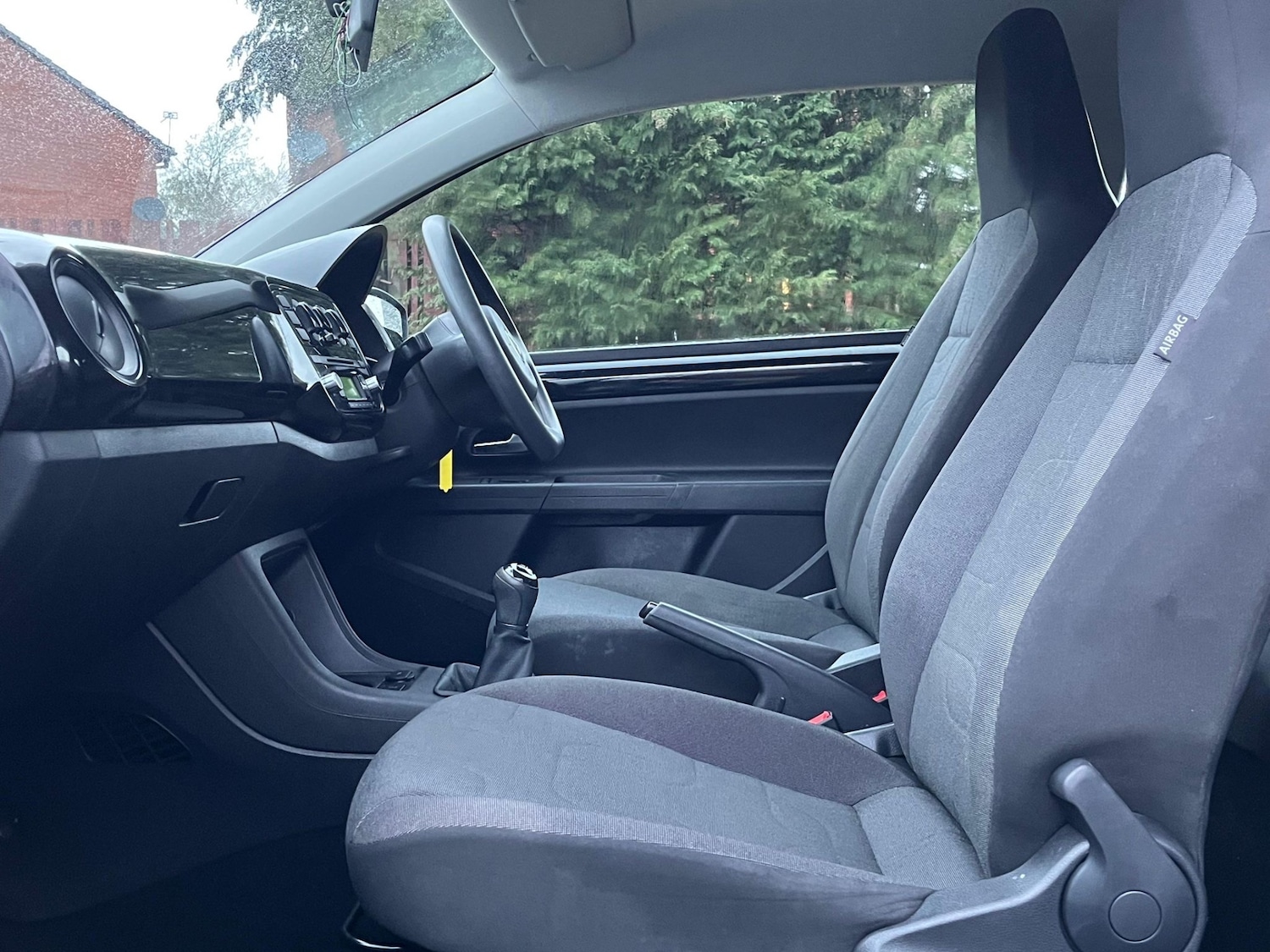 Used Volkswagen up! 2014 for sale - 76748693: Photo 30