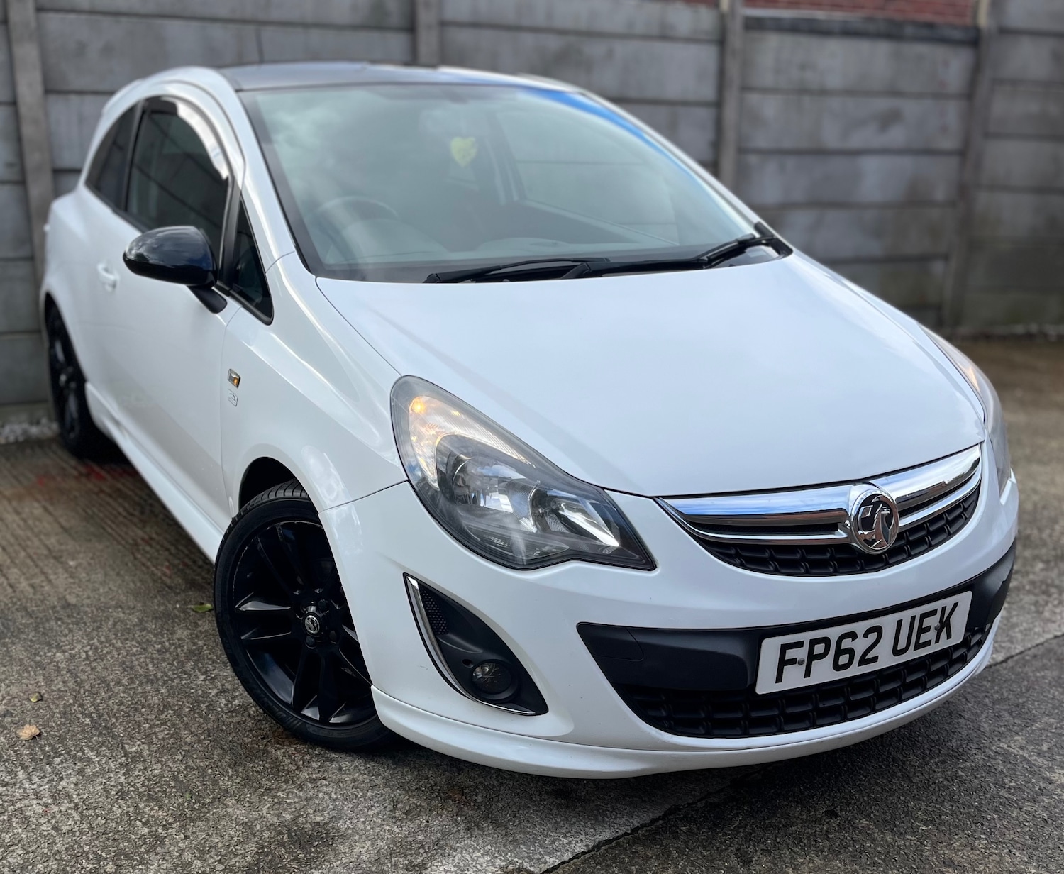Used Vauxhall Corsa 2012 for sale - 76355359: Photo 1