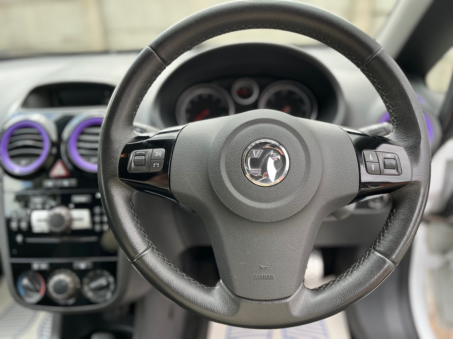 Used Vauxhall Corsa 2012 for sale - 76355359: Photo 11