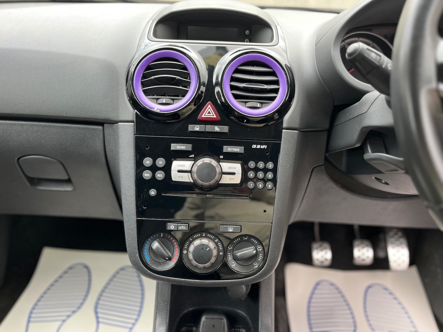 Used Vauxhall Corsa 2012 for sale - 76355359: Photo 12