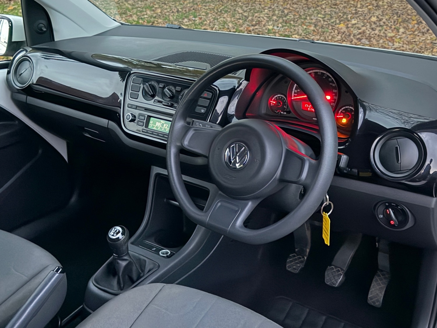 Used Volkswagen up! 2015 for sale - 76518109: Photo 24