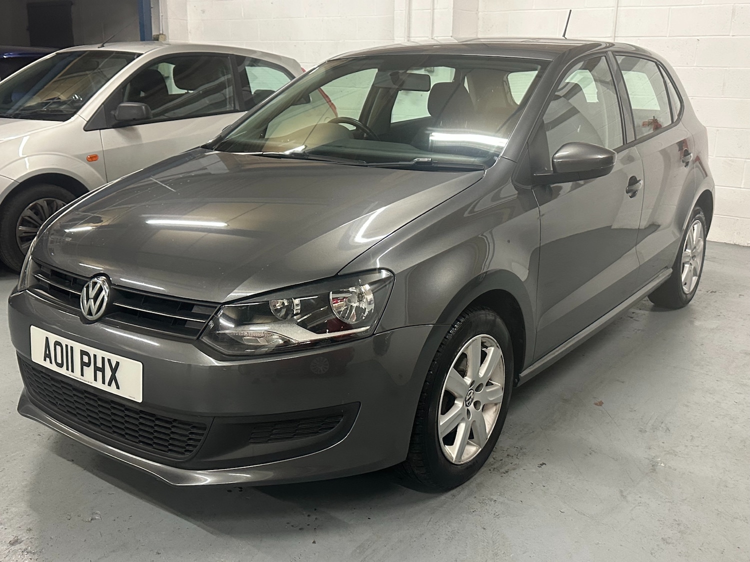 Used Volkswagen Polo 2011 for sale - 76907771: Photo 4