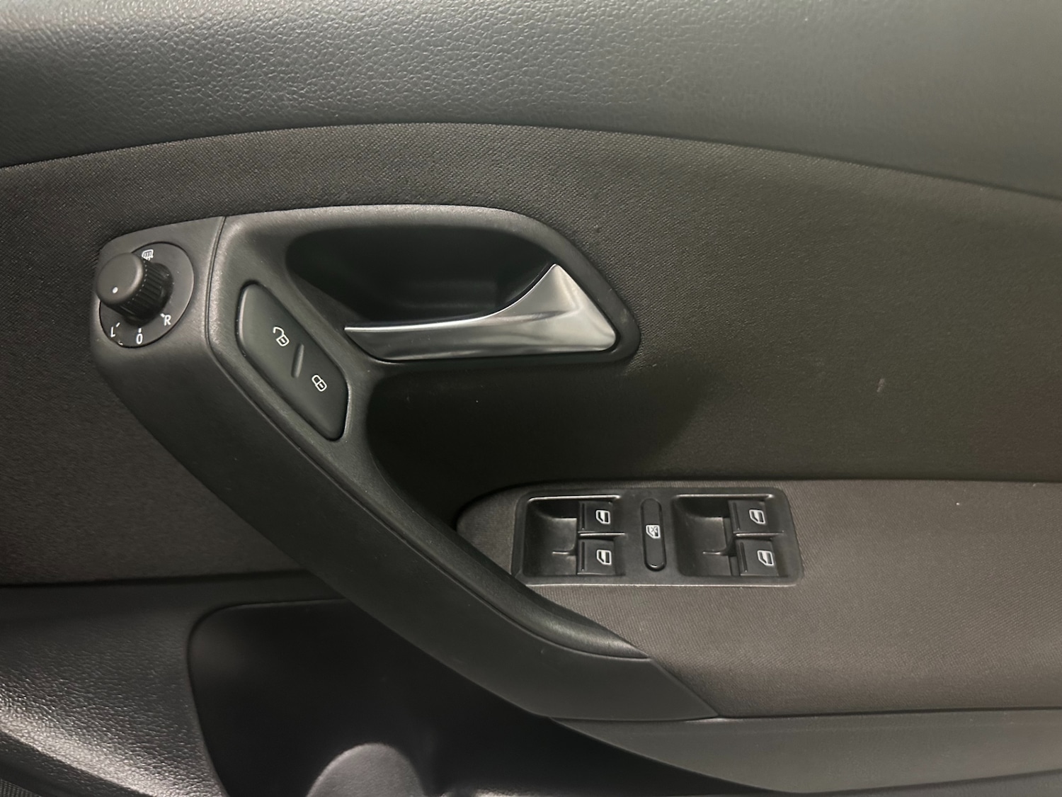 Used Volkswagen Polo 2011 for sale - 76907771: Photo 5