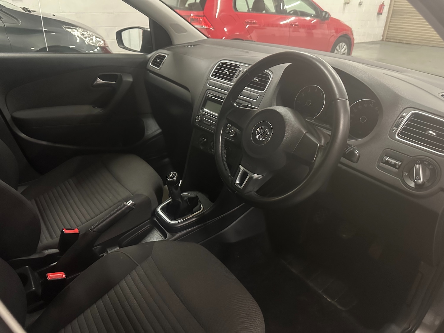 Used Volkswagen Polo 2011 for sale - 76907771: Photo 6
