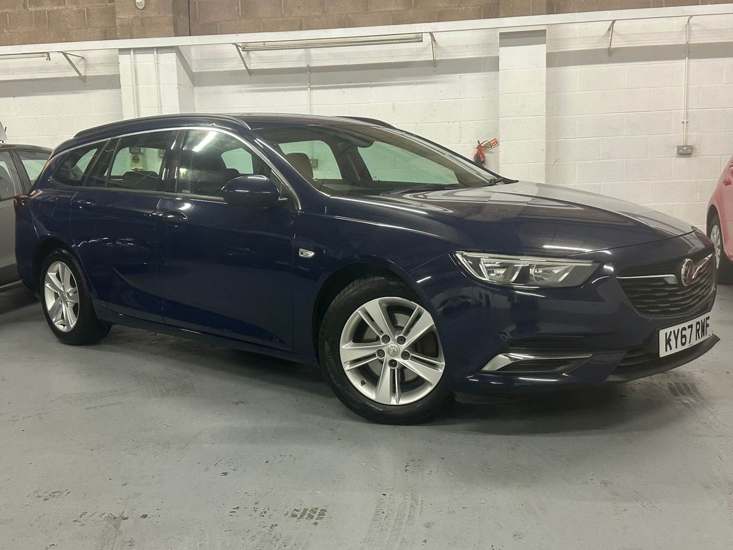 Used Vauxhall Insignia 2017 for sale - 76975164: Photo 1