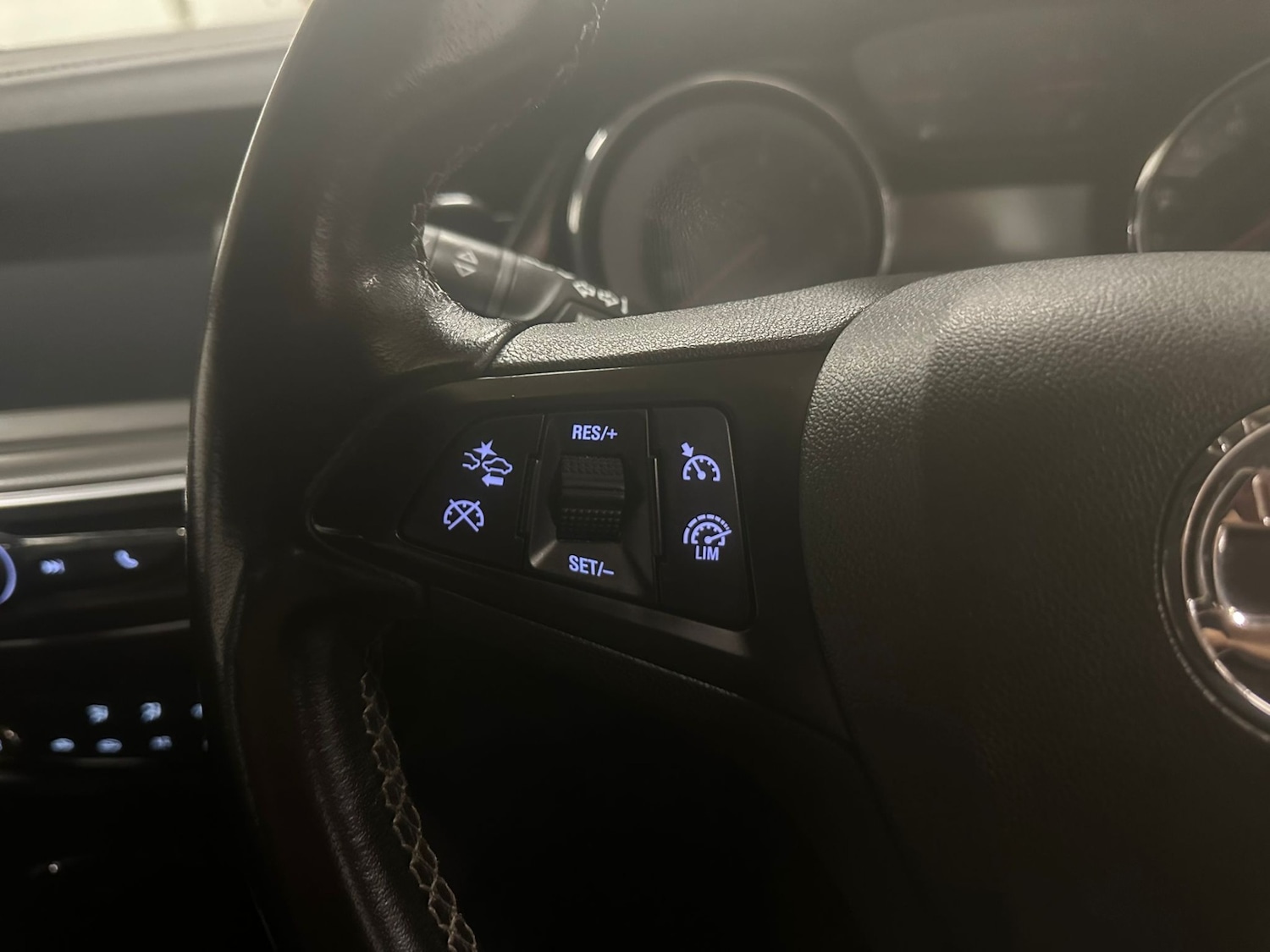 Used Vauxhall Insignia 2017 for sale - 76975164: Photo 10