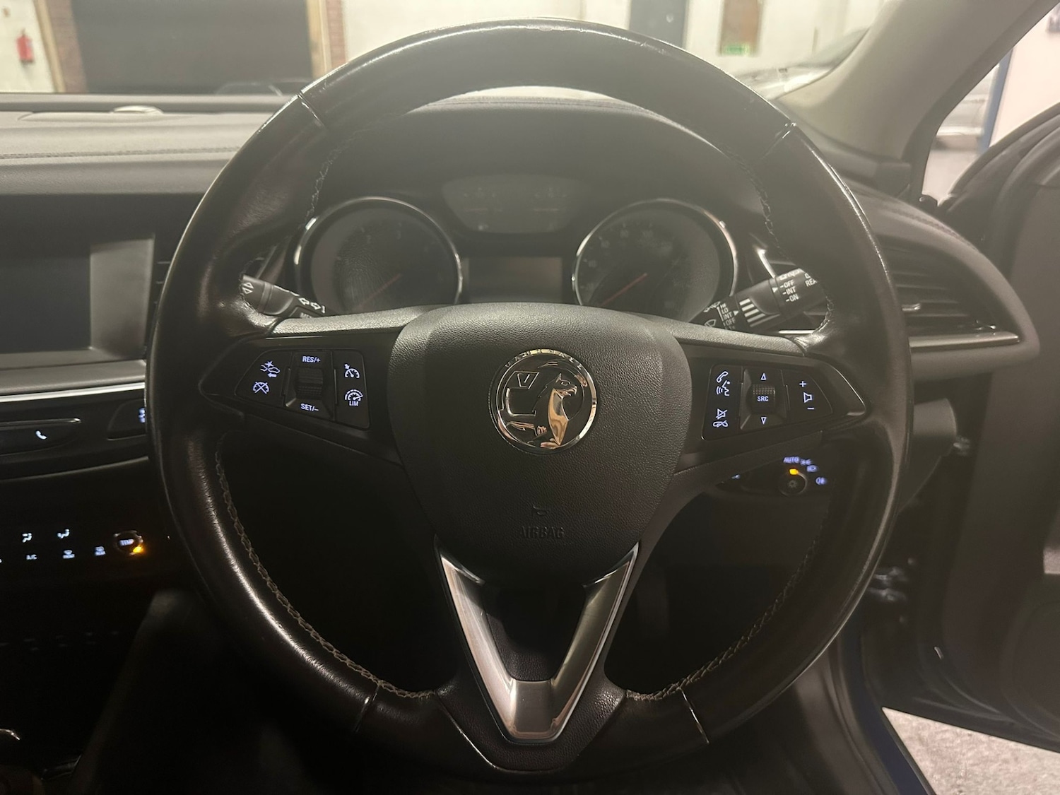 Used Vauxhall Insignia 2017 for sale - 76975164: Photo 9