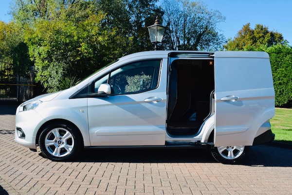 Used Ford Transit Courier 2022 for sale - 76200991: Photo 2