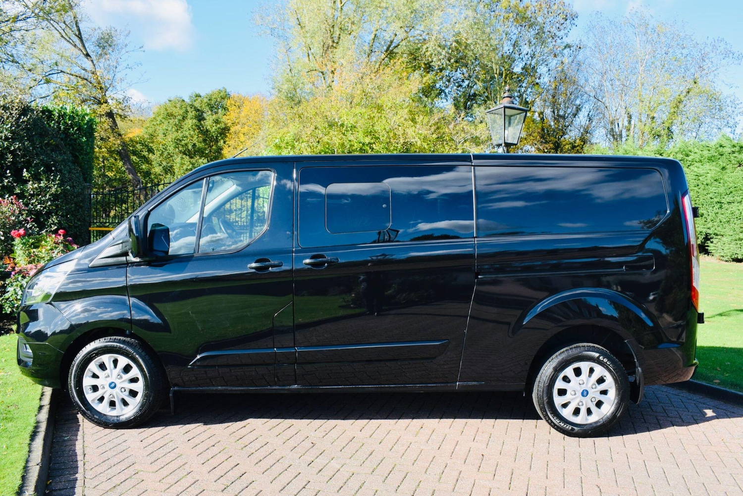 Used Ford Transit Custom 2023 for sale - 76995418: Photo 2