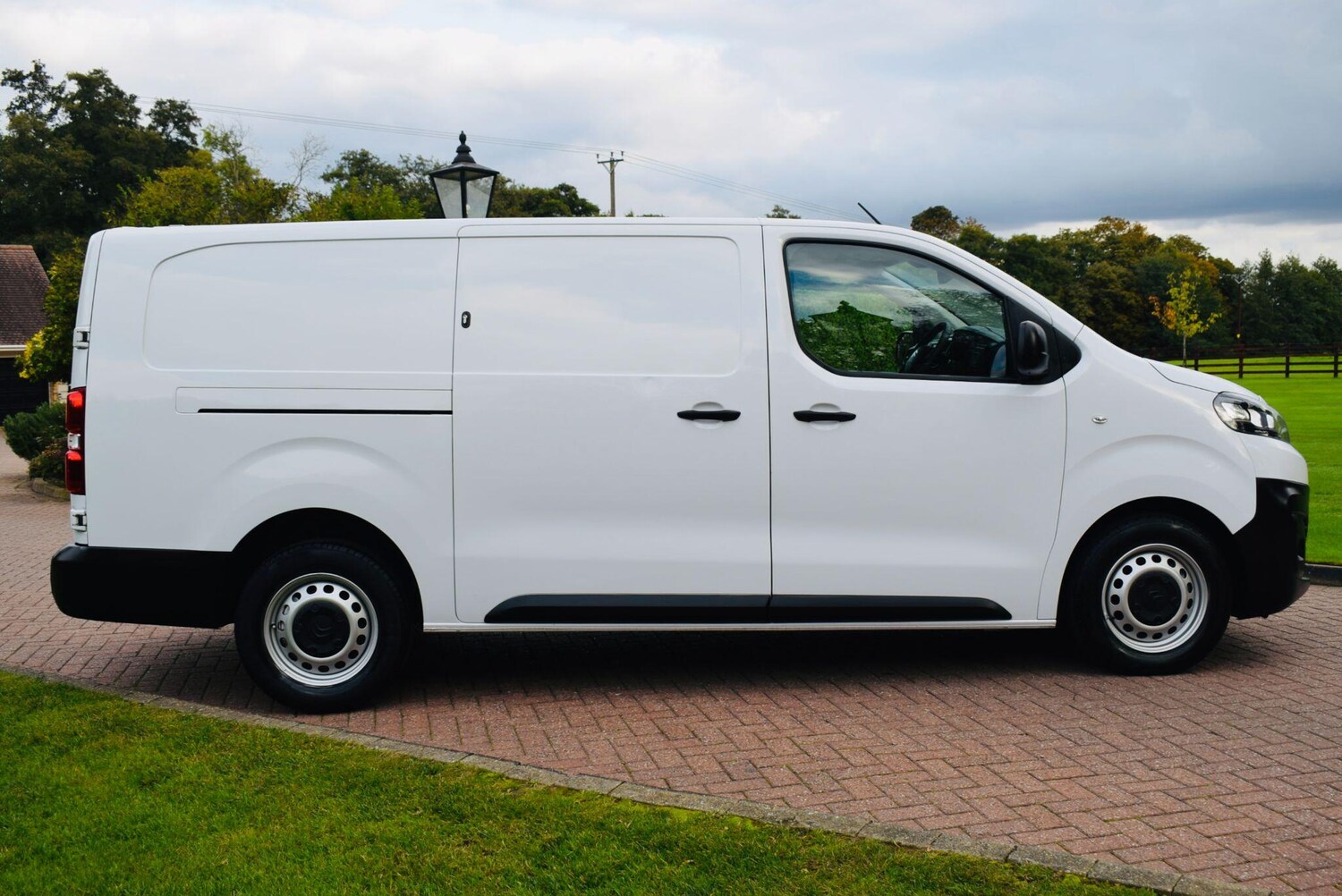 Used Citroen Dispatch 2022 for sale - 76238859: Photo 8