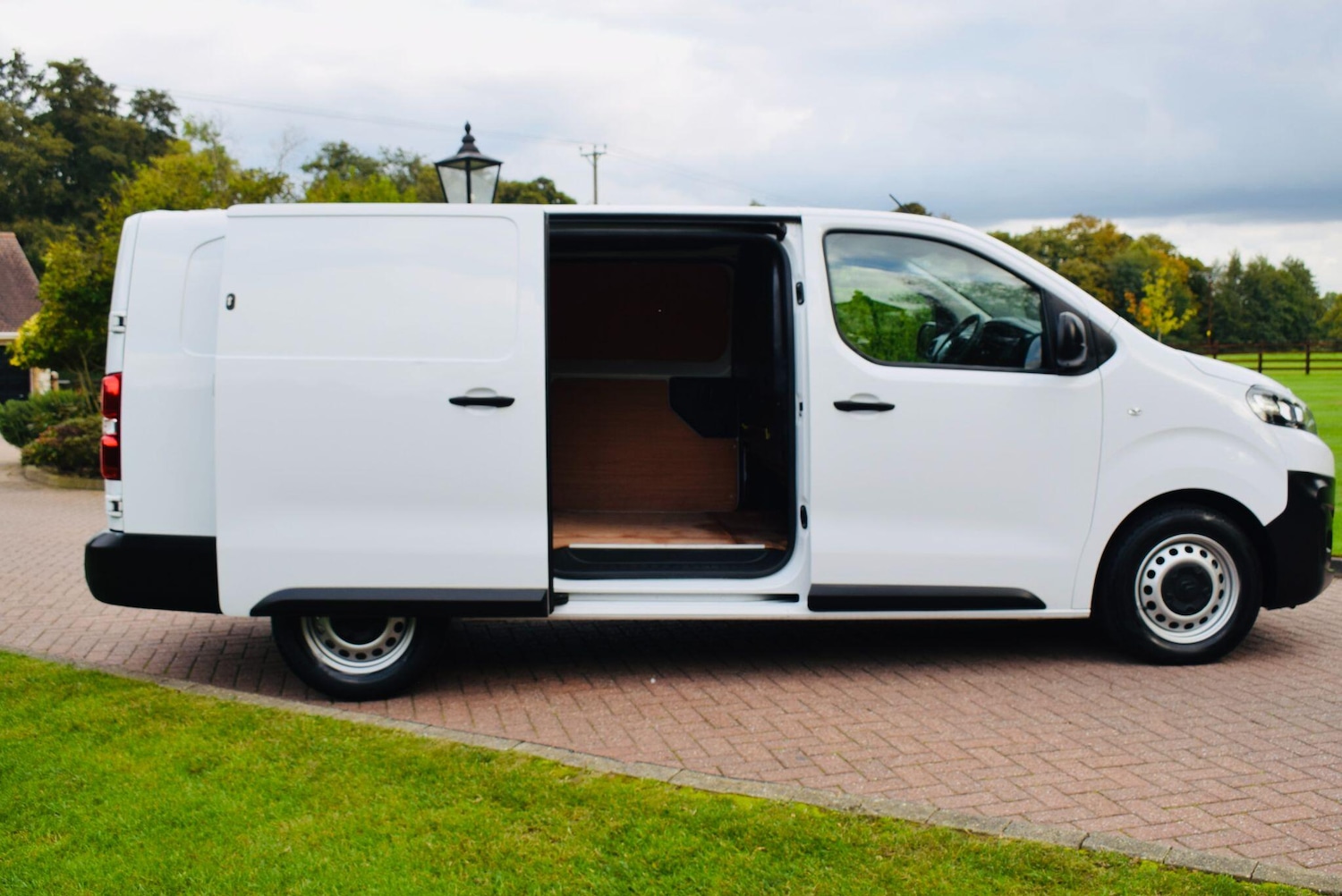 Used Citroen Dispatch 2022 for sale - 76238859: Photo 9