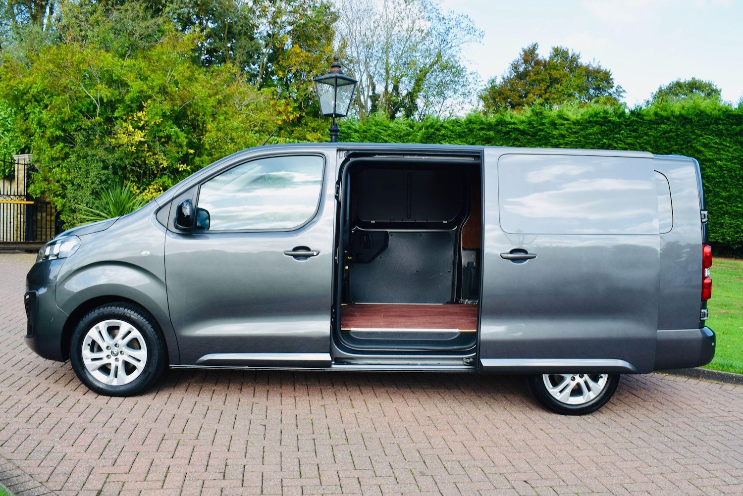 Used Vauxhall Vivaro 2022 for sale - 76995708: Photo 4