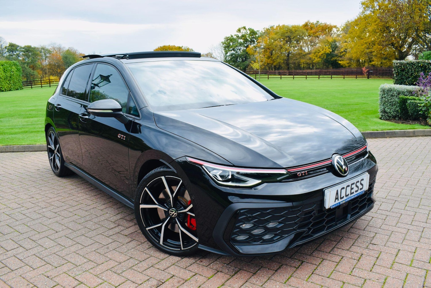 Used Volkswagen Golf 2025 for sale - 76485462: Photo 2