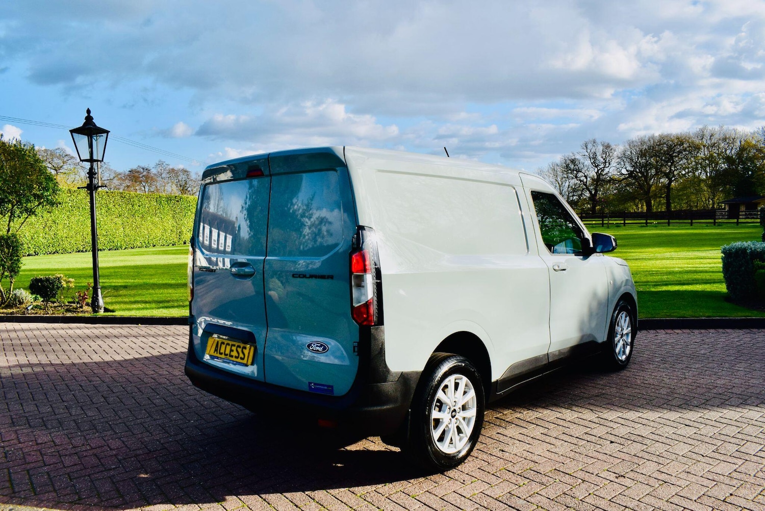 Used Ford Transit Courier 2024 for sale - 78072800: Photo 8