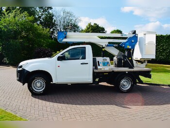 Used Isuzu D-Max 2020 for sale - 74121072: Photo