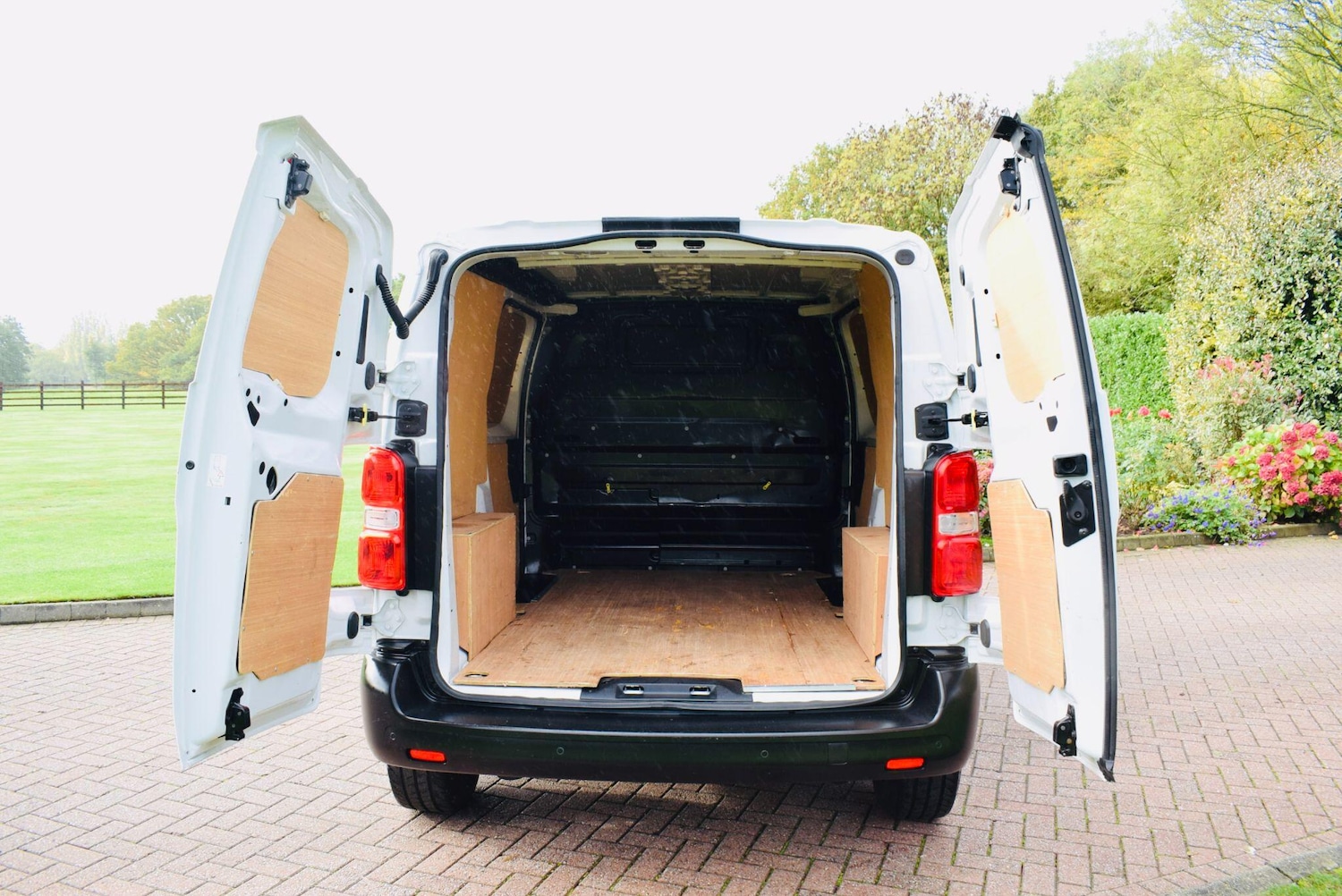 Used Peugeot Expert 2023 for sale - 76994530: Photo 6