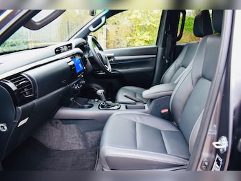 Used Toyota Hilux 2025 for sale - 77684354: Photo