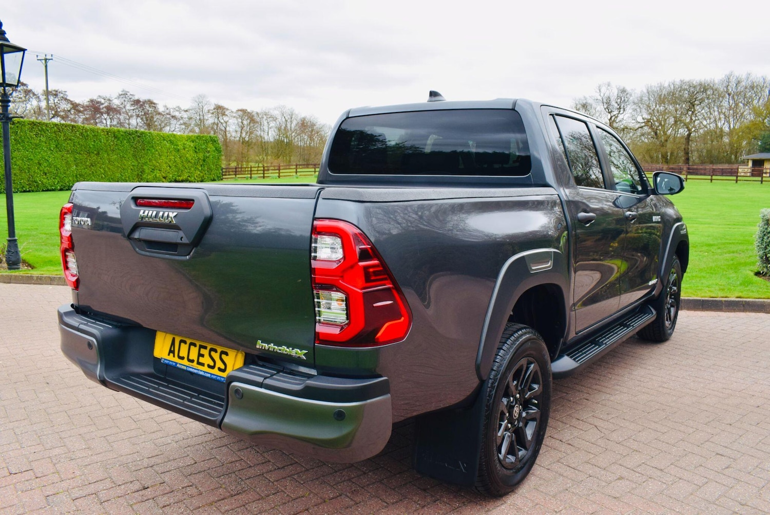 Used Toyota Hilux for sale - 77684354: Photo 8