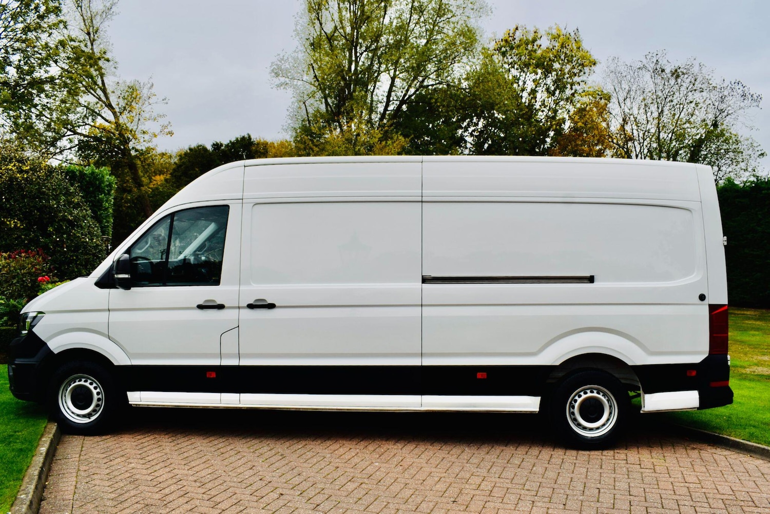 Used Volkswagen Crafter 2023 for sale - 76995213: Photo 2