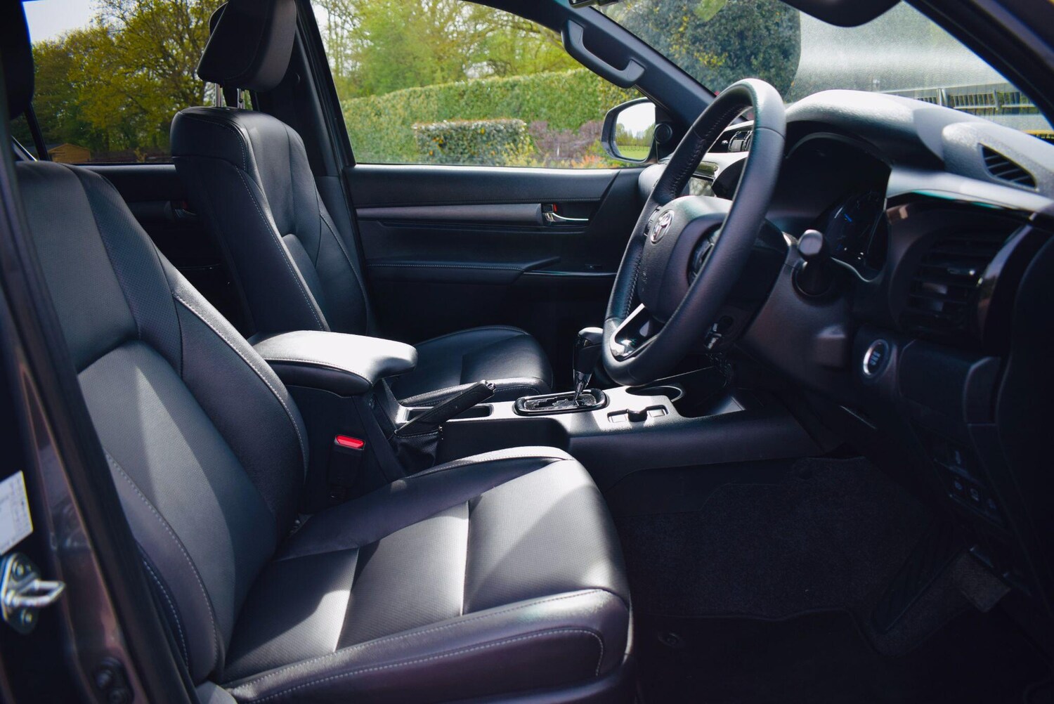 Used Toyota Hilux for sale - 78205000: Photo 12