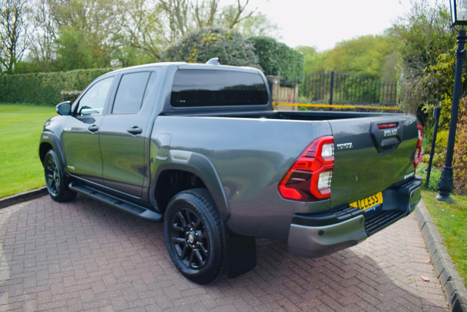 Used Toyota Hilux for sale - 78205000: Photo 6