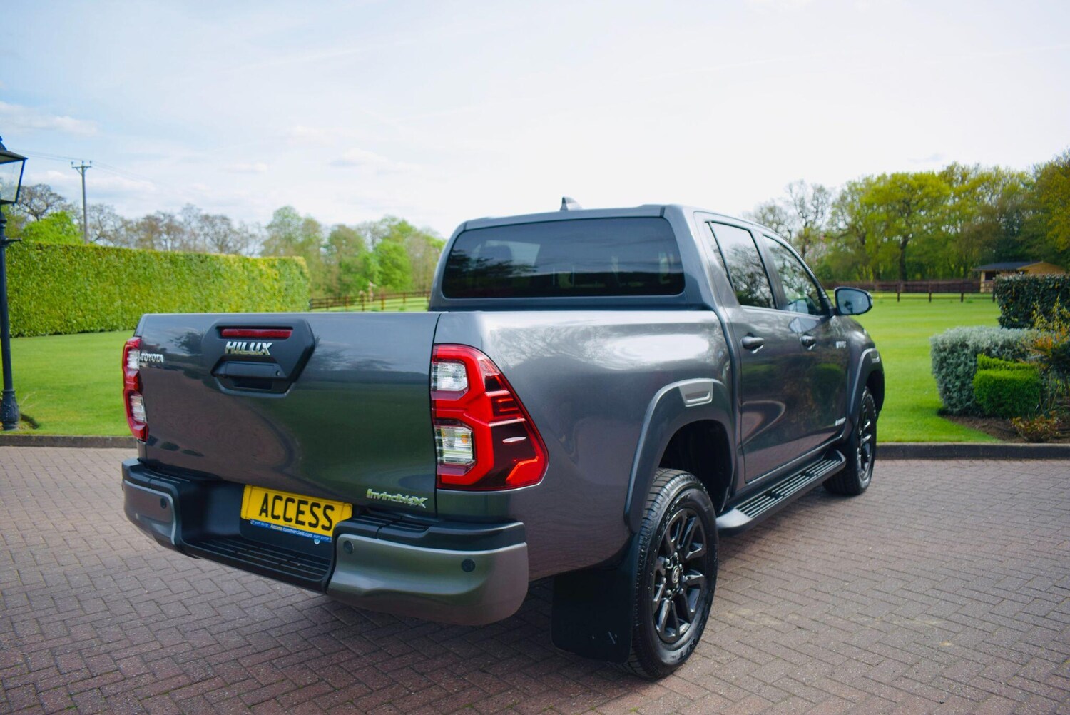 Used Toyota Hilux for sale - 78205000: Photo 8