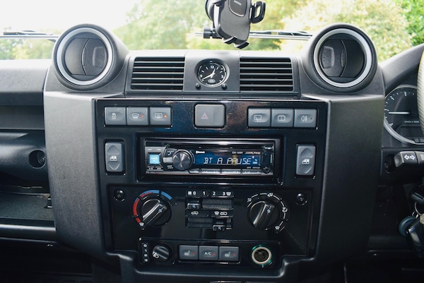 Used Land Rover Defender 90 2016 for sale - 72826708: Photo 10
