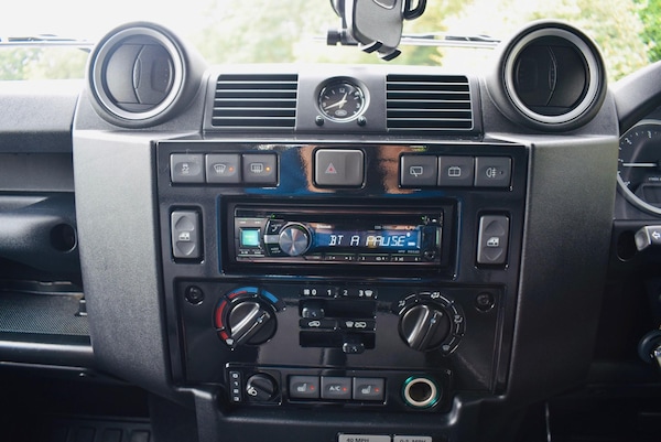 Used Land Rover Defender 90 2016 for sale - 72826708: Photo 11