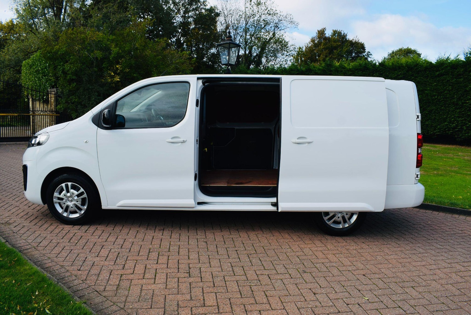Used Vauxhall Vivaro 2022 for sale - 76175589: Photo 3