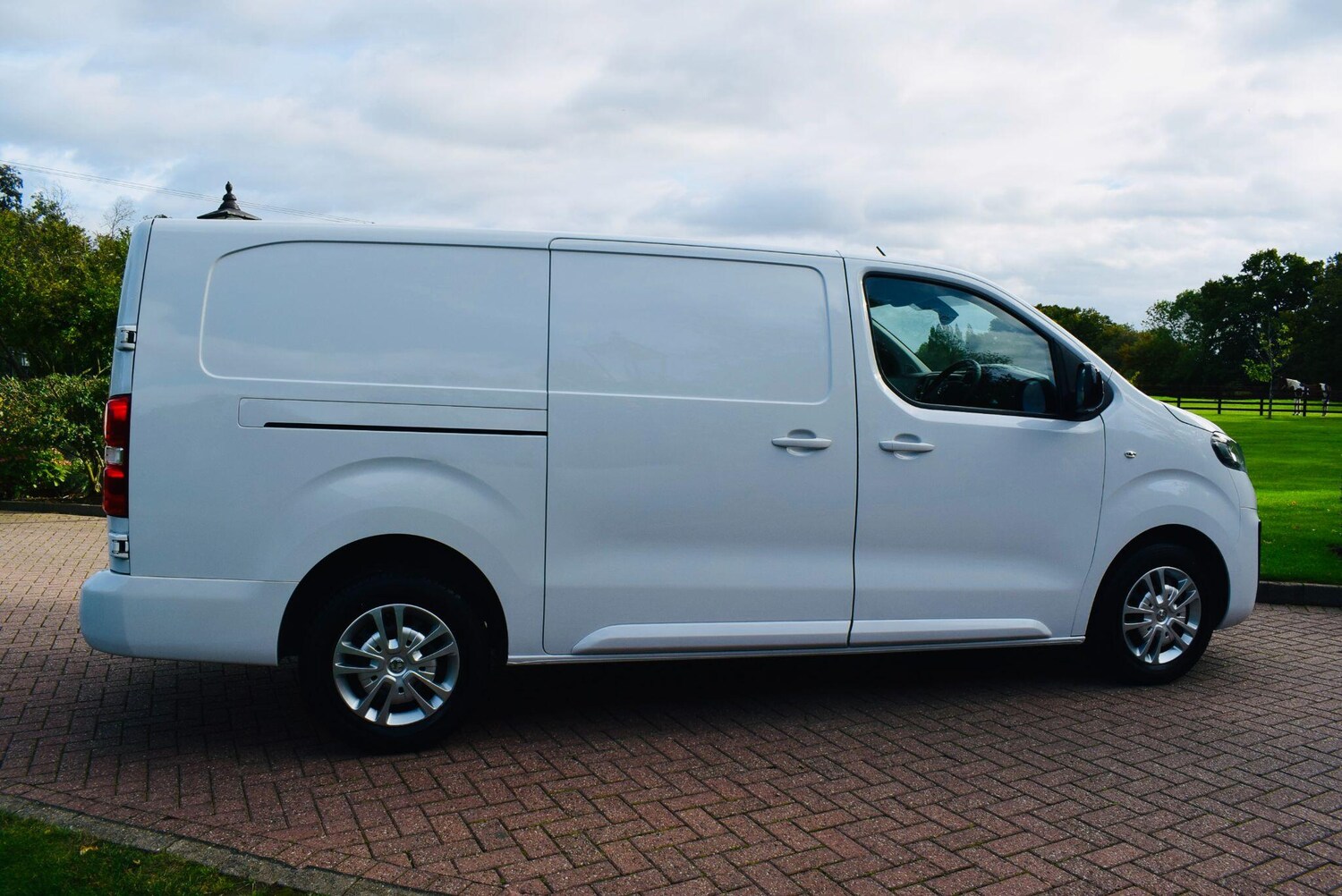 Used Vauxhall Vivaro 2022 for sale - 76175589: Photo 9