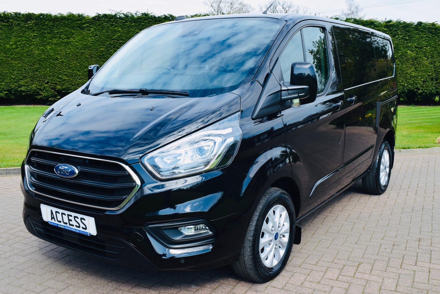 Used Ford Transit Custom 2023 for sale - 76996752: Photo 2