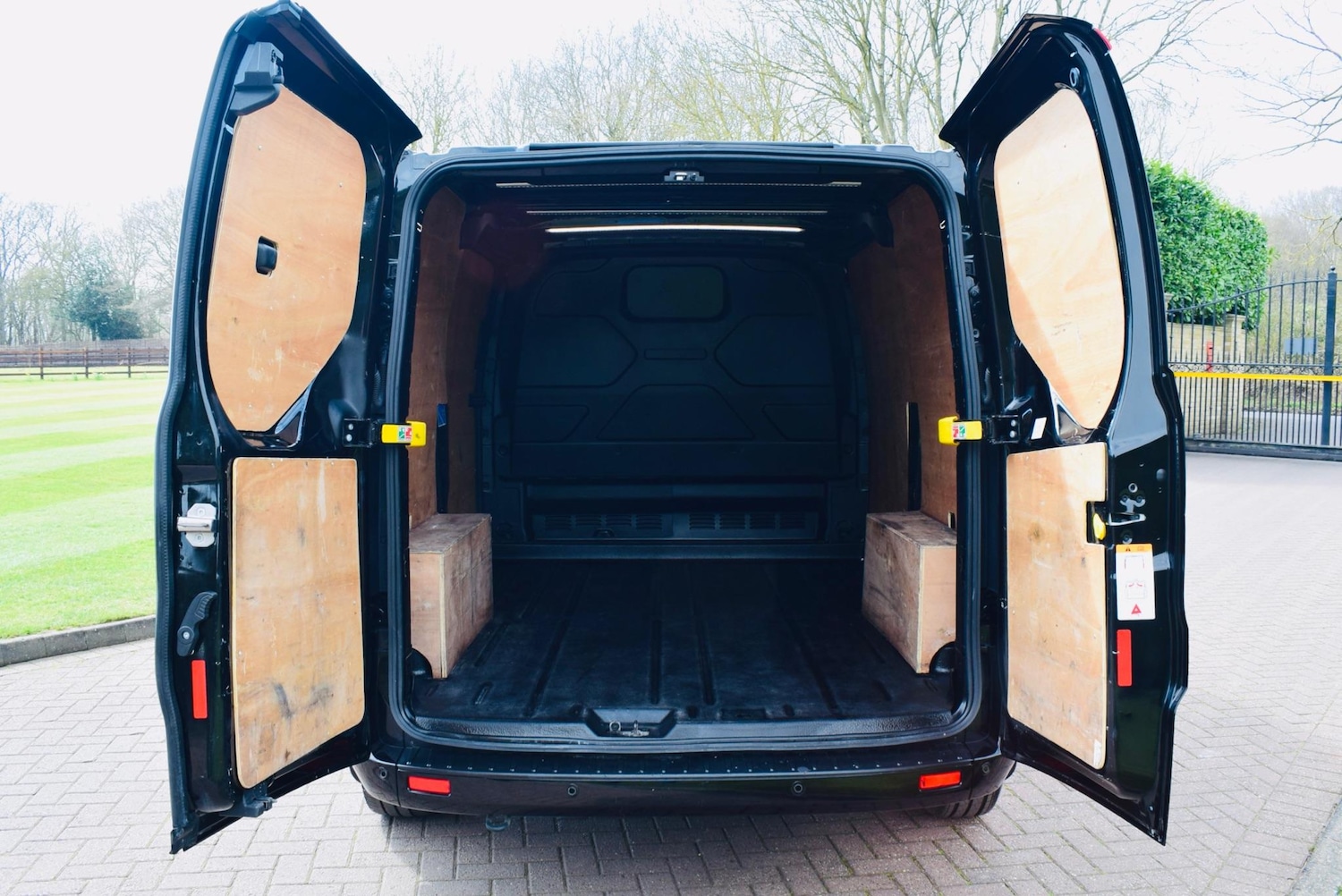 Used Ford Transit Custom 2023 for sale - 76996752: Photo 9