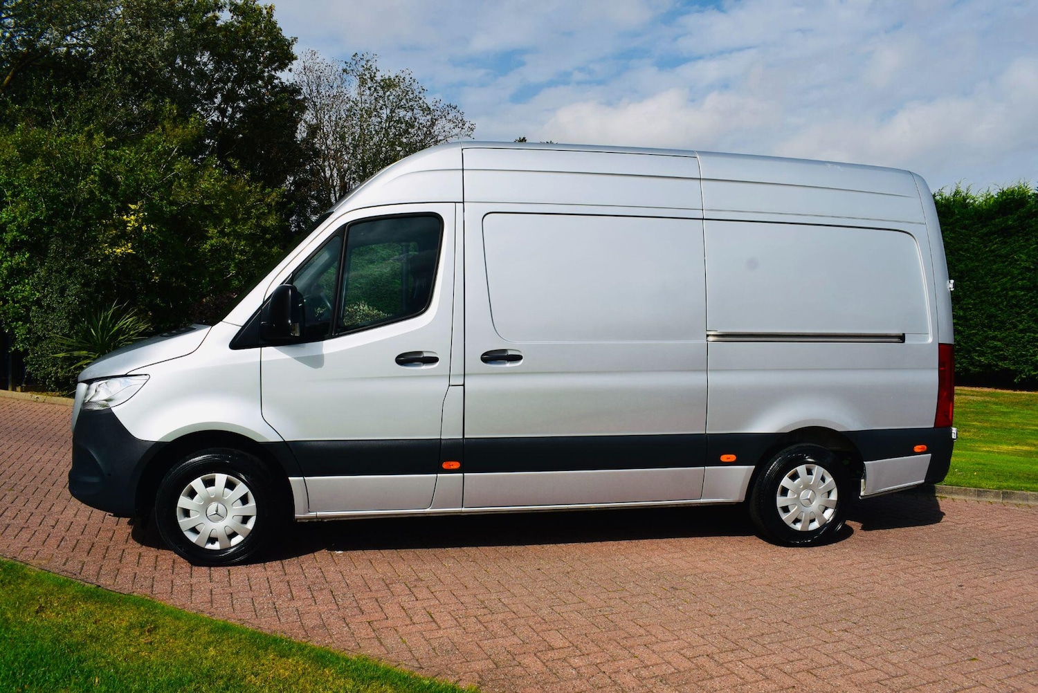 Used Mercedes-Benz Sprinter 2023 for sale - 76988594: Photo 2