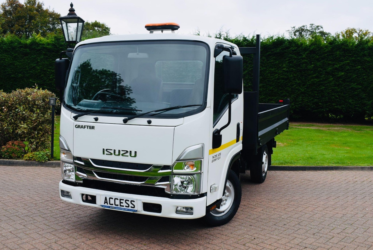 Used Isuzu Grafter 2022 for sale - 76326738: Photo 1