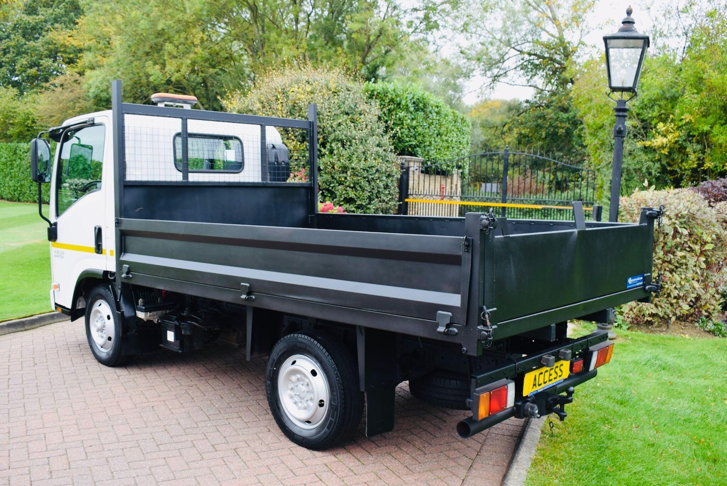 Used Isuzu Grafter 2022 for sale - 76326738: Photo 3