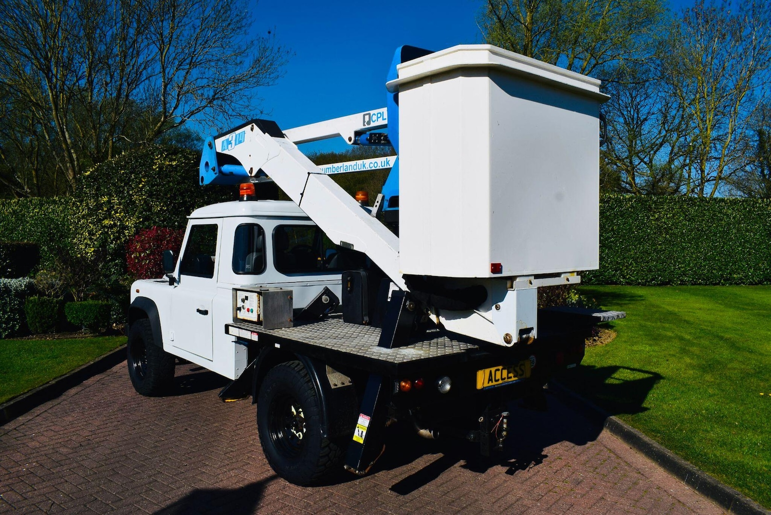 Used Land Rover Defender 2015 for sale - 78157181: Photo 4