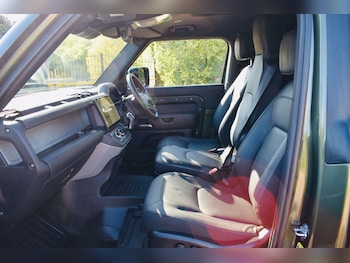 Used Land Rover Defender 2025 for sale - 78375596: Photo