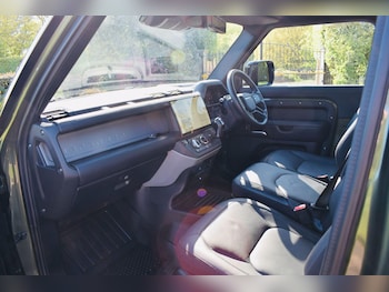 Used Land Rover Defender 2025 for sale - 78375596: Photo