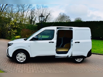 Used Ford Transit Courier 2024 for sale - 78100691: Photo