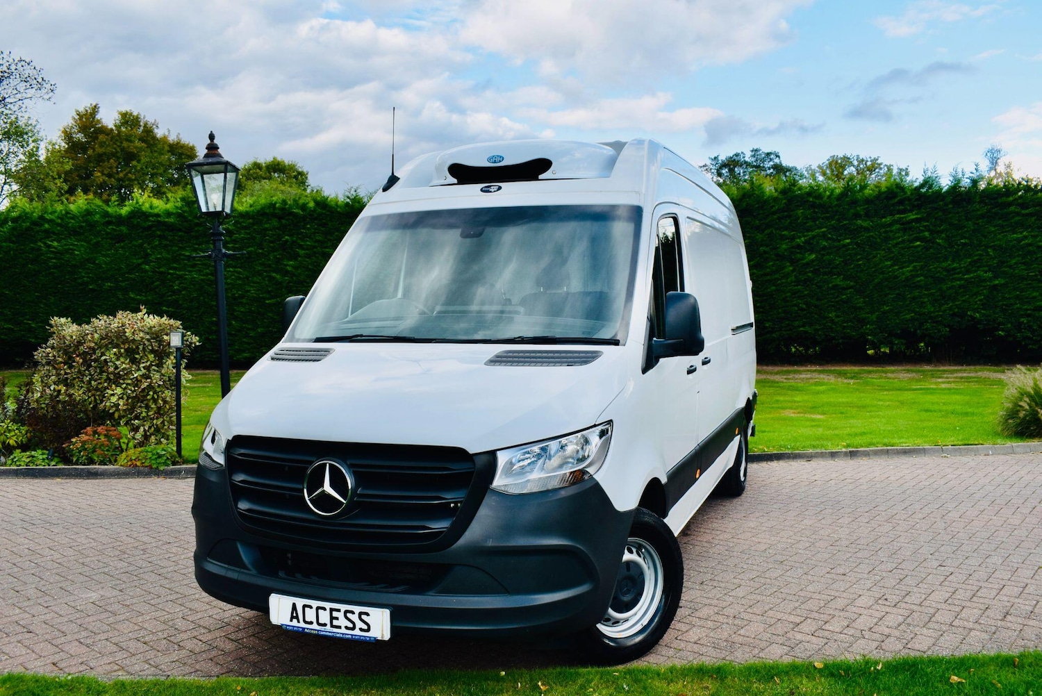 Used Mercedes-Benz Sprinter 2024 for sale - 76109210: Photo 1
